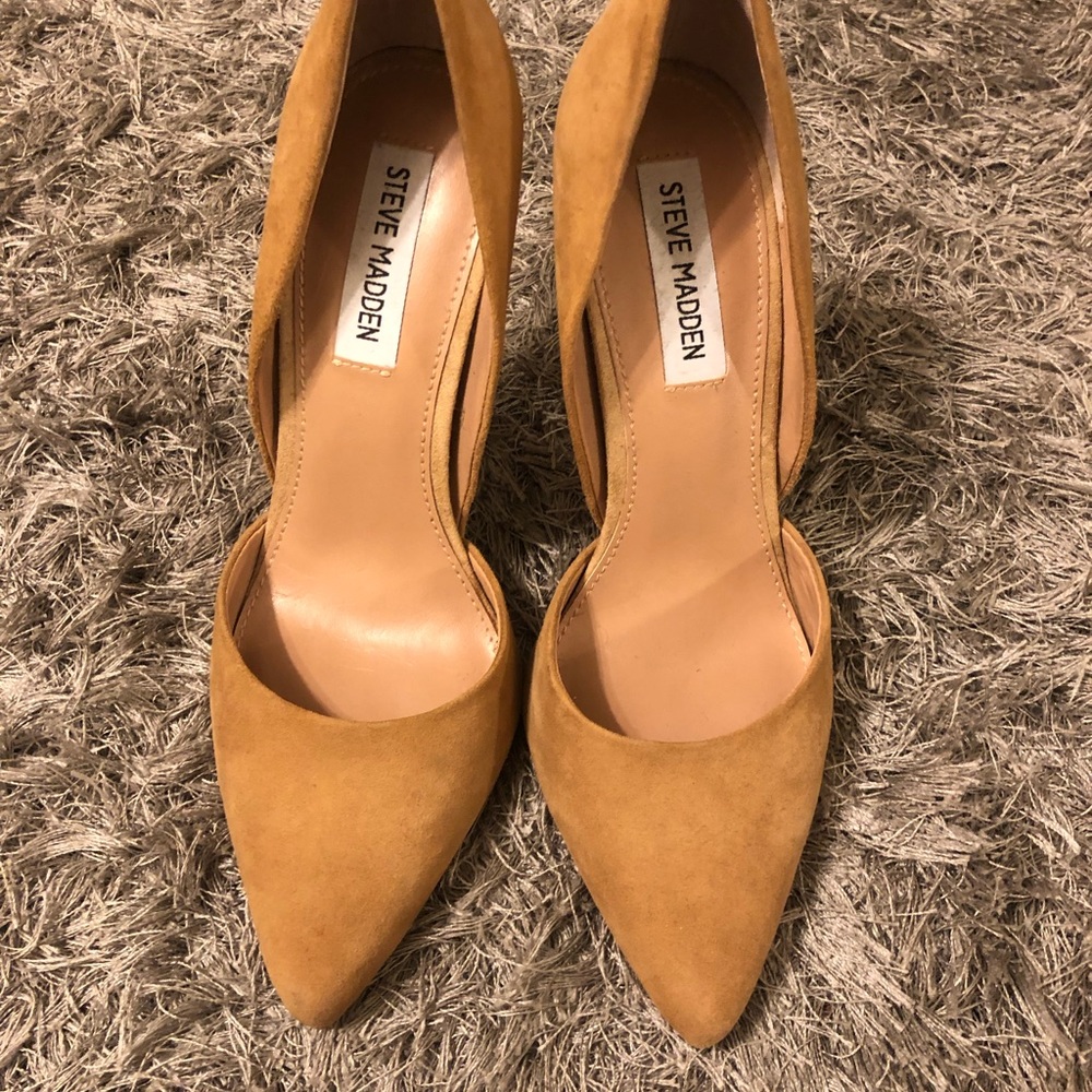 Nude Suede Steve Madden Pumps